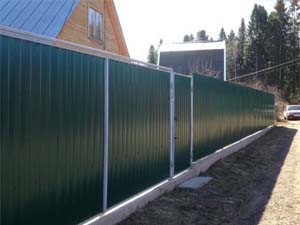 Забор из профнастила